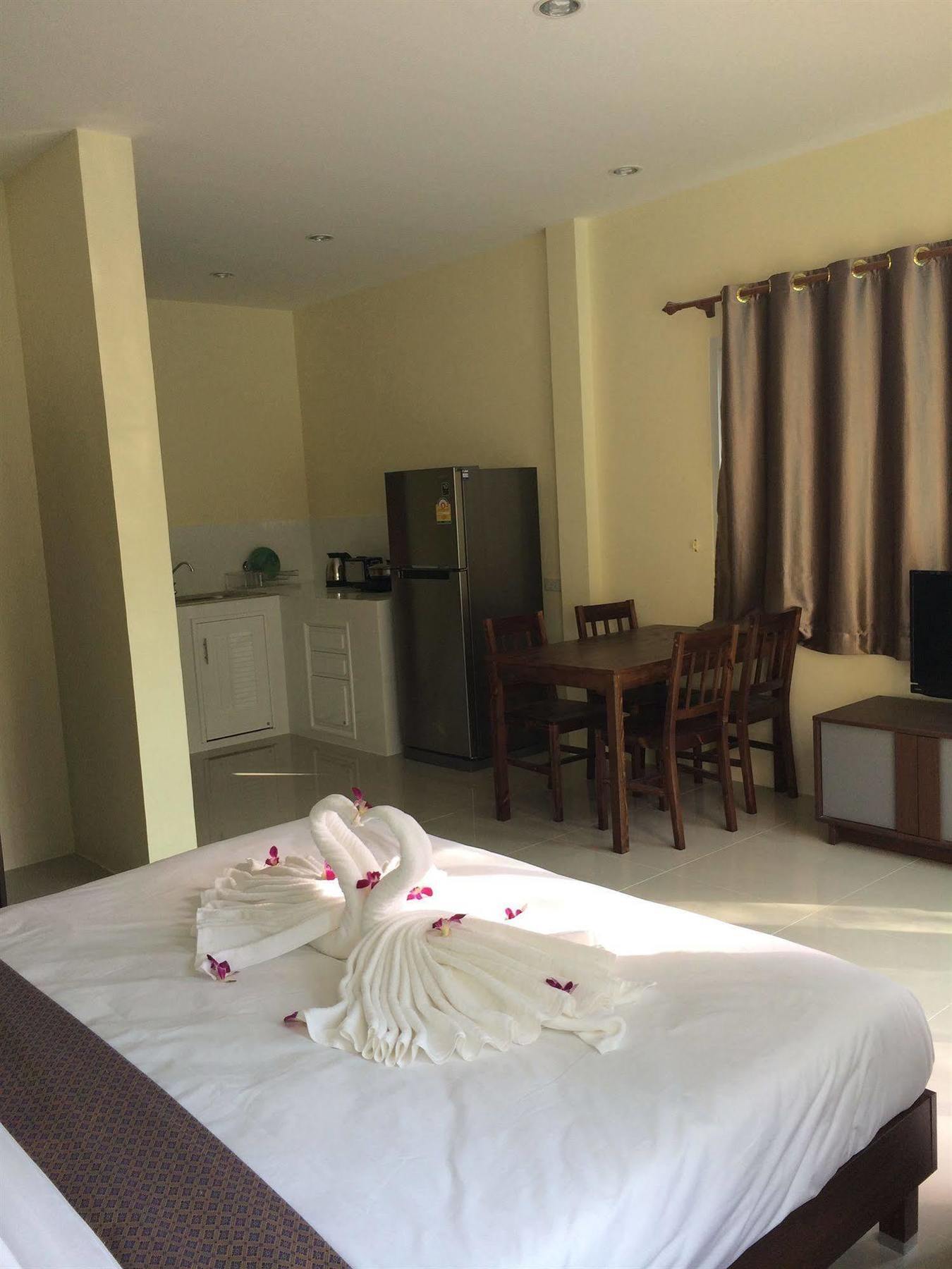 Lucky Lek Resort Rawai Buitenkant foto